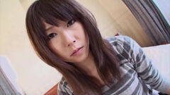 Abspielen Die asiatische Amateurin Reina genießt intensiven Hardsex und cremigen Abgang