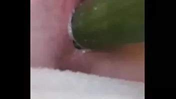 Reproducir Follando con todo lo que viene a la mano