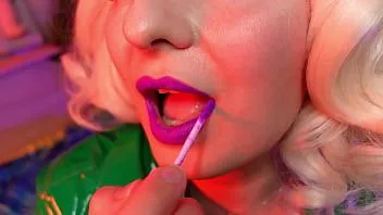 Redare Lipstick seduce - asmr closeup video of pin up milf arya