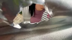 Afspelen Peeping in strandkleedkamer - Latina -amateur met enorme kont in lingerie