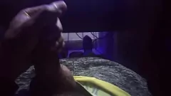 Putar Sesi masturbasi pria solo berakhir dengan cumshot