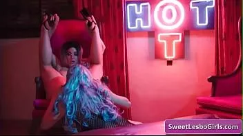 Putar Menakjubkan besar tit lesbian pelacur alexis fawx angela putih di seksi pakaian dalam wanita makan pukas dan jari fuck mereka basah lubang