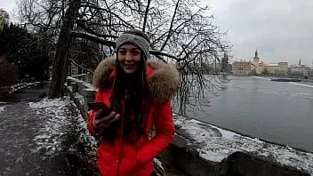 播放 华丽的女孩 isabella de laa 与色情 dan 和他的男孩在一个疯狂的三人组中喂精子！