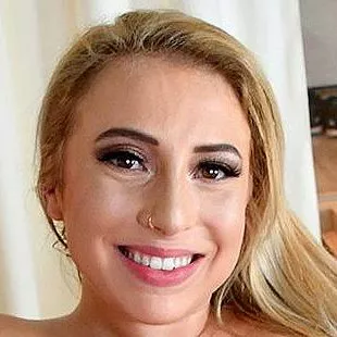 Pornostar Aubrey Thomas