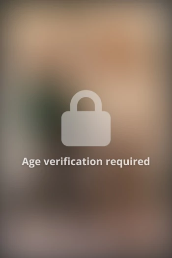 Bintang porno Nina Forbidden